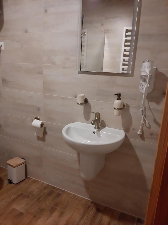 Pod Koziorozcami Hotel Trzebiechow Eksteriør billede